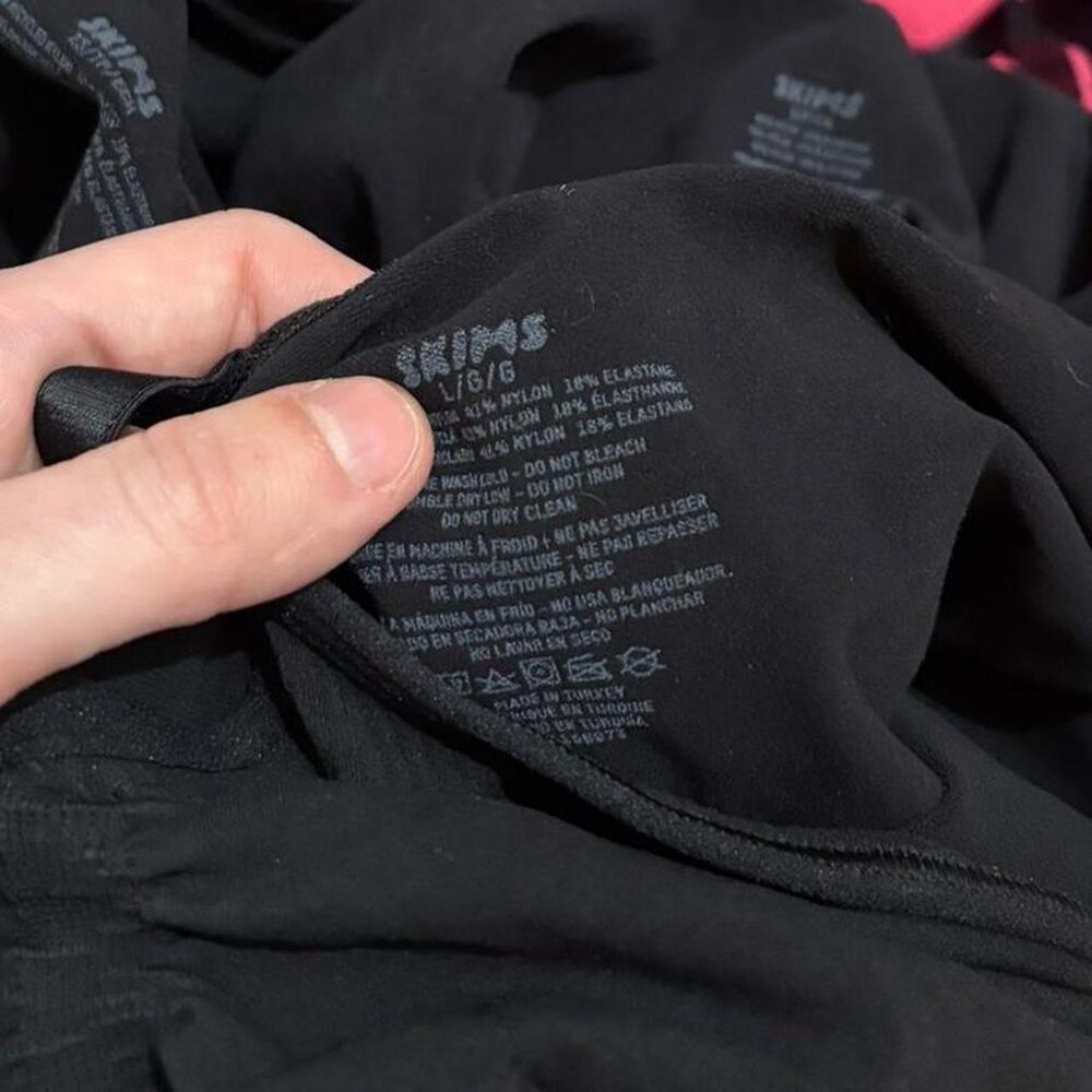 NWOT Skims Shapewear Thong Bodysuit - Picture 5 of 5